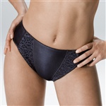 Triumph Comfort minimizer Tai. En snygg tai trosa med fin dekor på sidorna. Stumt material framtill som håller magen perfekt på plats.

