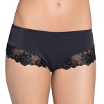 Triumph Sexy Angel Hipster. Vacker hipster med fin spets.

Material: 78% polyamid, 13% polyester, 9% elastan.
Handtvättas.