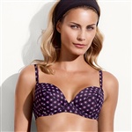 Triumph 4 your Curves Padded Wired Bra. Snygg överdel med byglar, vaddering och reglerbara axelband för snygg byst. 


Material: 55% polyamid...