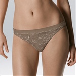 Triumph Satin Temptation Tai. En snygg tai trosa med fin spets.


Material: 80% polyamid, 20% elastan.
Tvättas i 40 grader.
