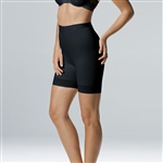 Triumph Pure Shaper Panty L.  Snygg gördel med långa ben som avslutas med en sömlös spets vilket gör den nästintill osynlig under tighta plagg....