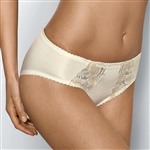 Triumph Feminine Shaper Tai. En snygg taitrosa med spets.

Material: 80% polyamid, 20% elastan.
Tvättas i 40 grader. 