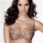 Triumph Innocent Passion WHU. En push-up bh med vacker spets.

Material: 70% polyester, 25% polyamid, 5% elastan.
Handtvätttas. 
